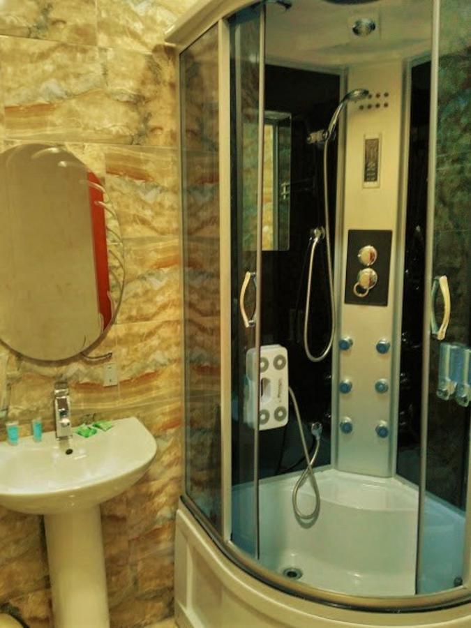 באטומי Penthouse Hotel מראה חיצוני תמונה