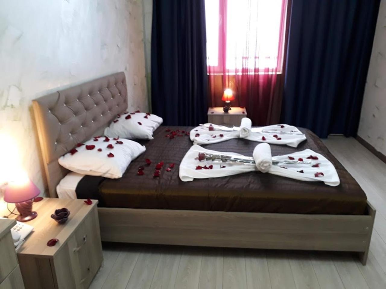 באטומי Penthouse Hotel מראה חיצוני תמונה